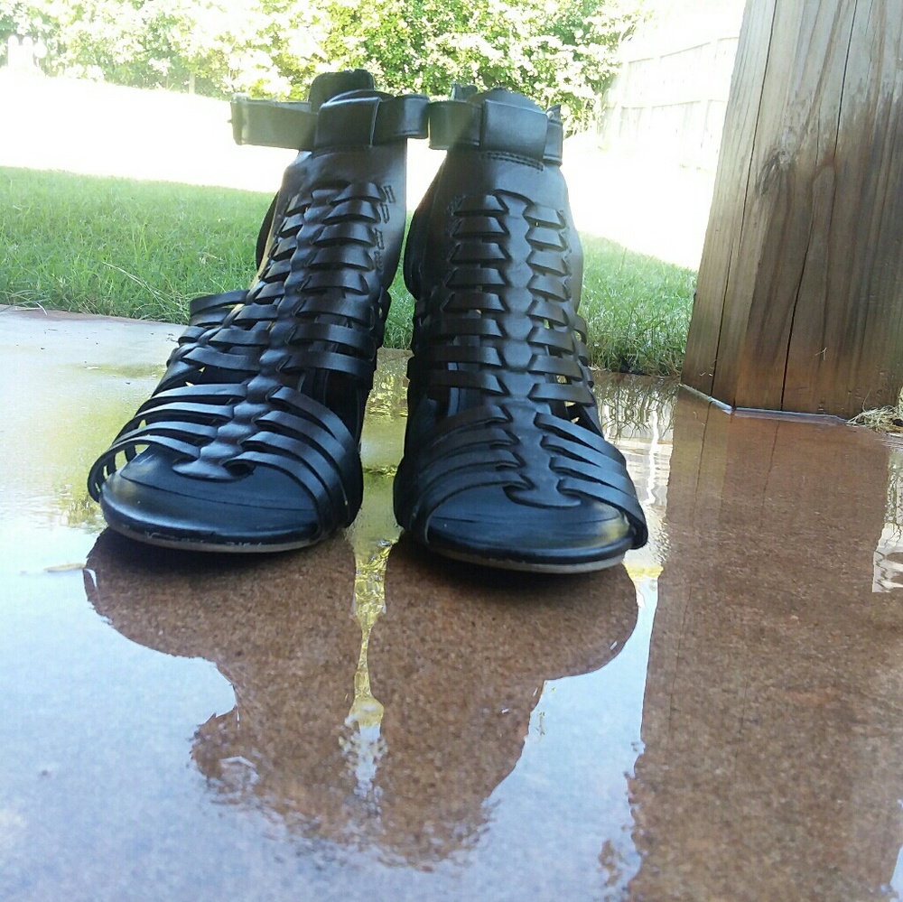 American Eagle havana huarache block heels